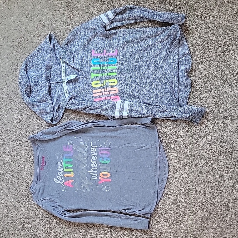 Girls size 6 long sleeves